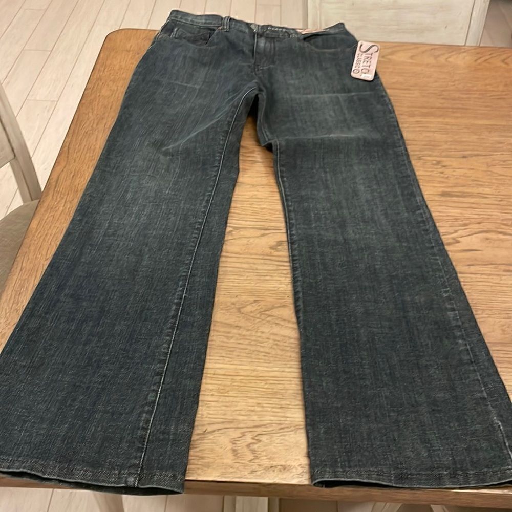 ZENIM STRETCH CLASSIC JEANS. NEW WITH TAGS.